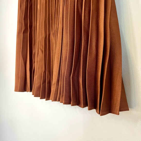 Sezane Elegant Brown Pleated Dino Skirt size 36 us size 4 - Picture 3 of 7